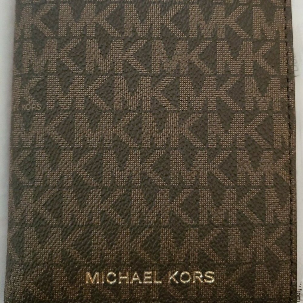 Michael Kors Jet Set Passport/Card Wallet